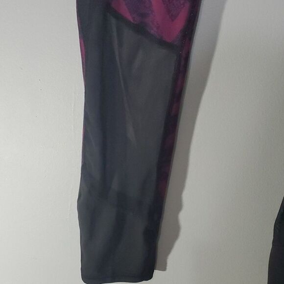 Danskin NOW pants women's size small ( size 4 - 6 ) black burgundy legging - Picture 4 of 11